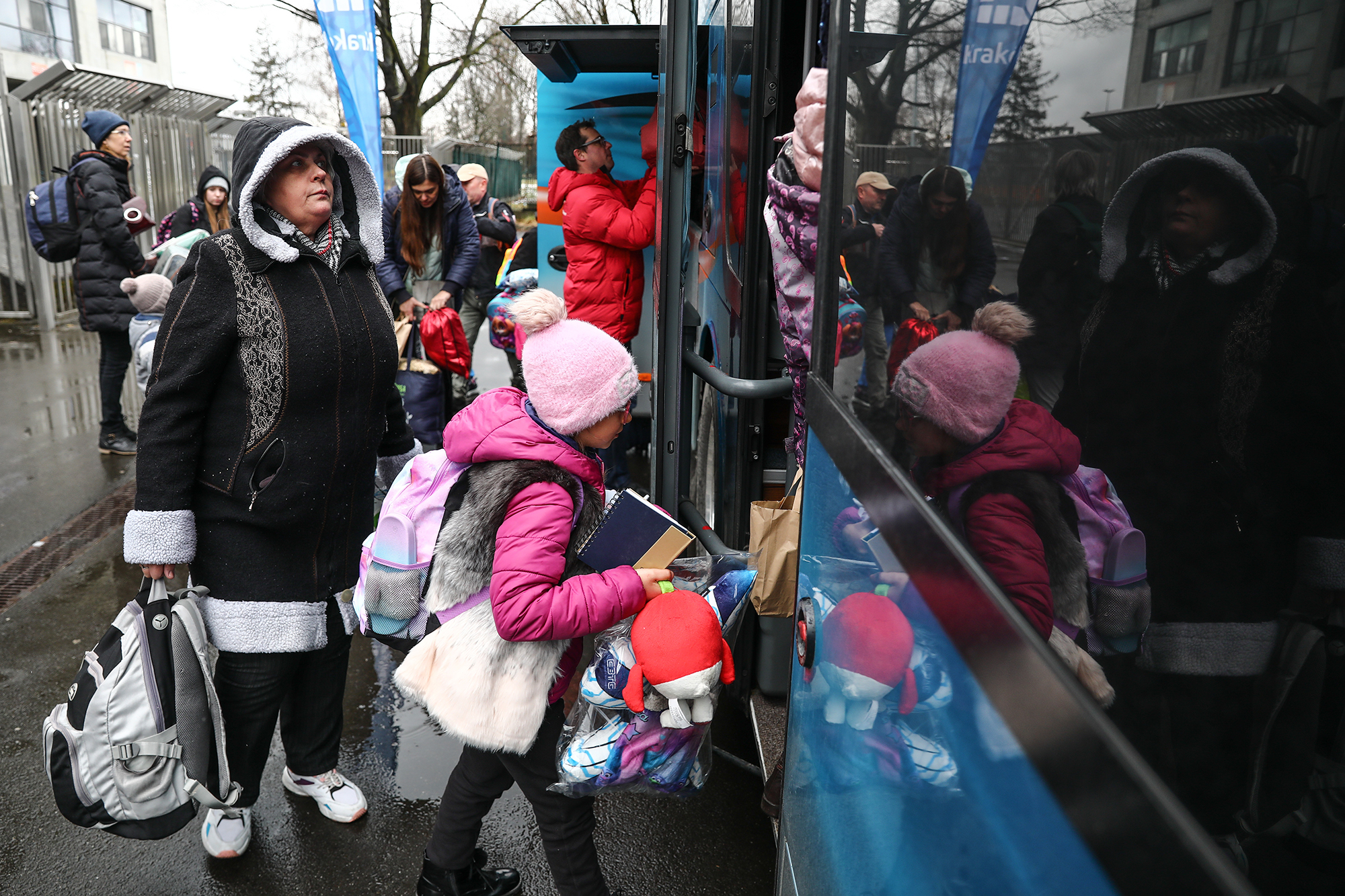 Платитимуть до 4000 євро. У Швейцарії розробили план повернення українців додому